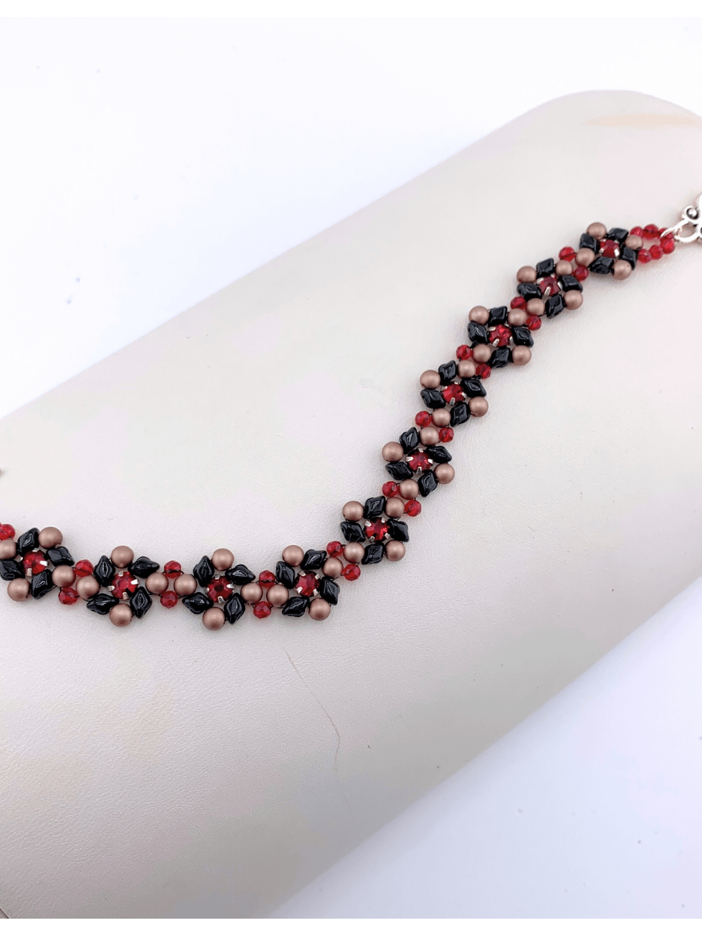 Cherry Picked Beaded Crystal Bracelet - Red, black product image (3)