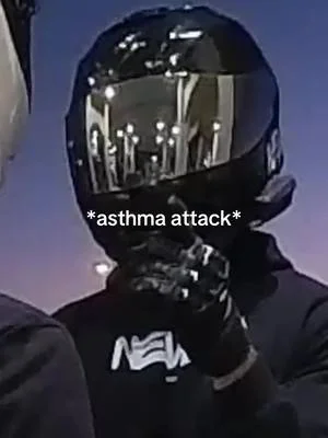 POV: we’re the entertainment at the gas station ⛽😂 @madison.dy  • • ••• Code: Revzz  10% OFF - Cardo & Amotopart  15% OFF - NBT (armored clothes) 5% OFF - Motoloot (keychains/helmet covers) ••• • • • • • • #sportbikelife #sportbike #couplegoals #motorcycle #funnybiker