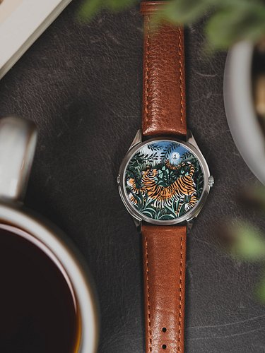 If a watch could hold a mood… this one’s pure happiness.
⁠
Meet The Promise of Happiness by @mrjoneswatches — a hand-painted ...