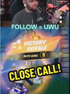 Close call! #fortnite #fortniteclips #fortnitebr #fortnitestreamer #streamer #live #tiktokstreamer 