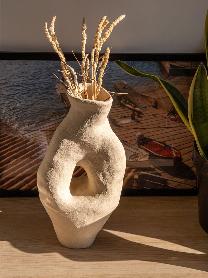 Baia dei Turchi ceramic vase product image (1)