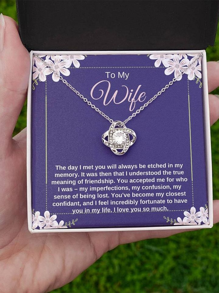 Wife Love Knot Necklace - My Closest Confidant product image (2)