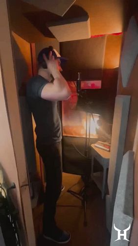 #BTS: Age of the Fall Recording Sessions

Clip: Backing Vocals - Chorus | @scratchnshred 
Location: @joeyvanamusic 

#HEMIMUS...
