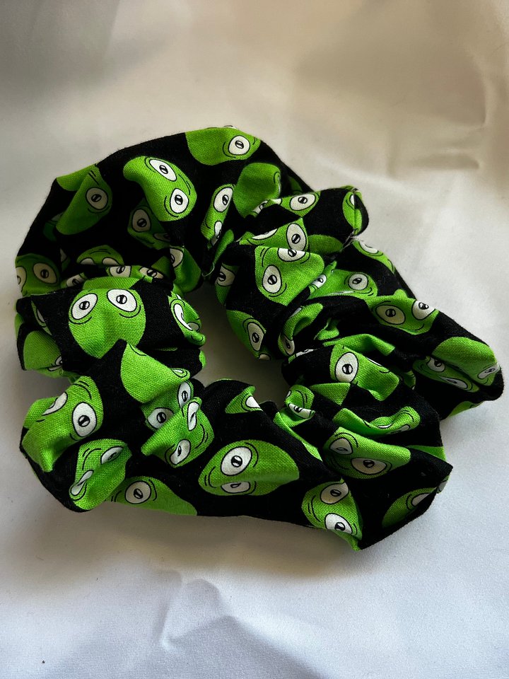 Mega Fluff XL Scrunchies product image (1)