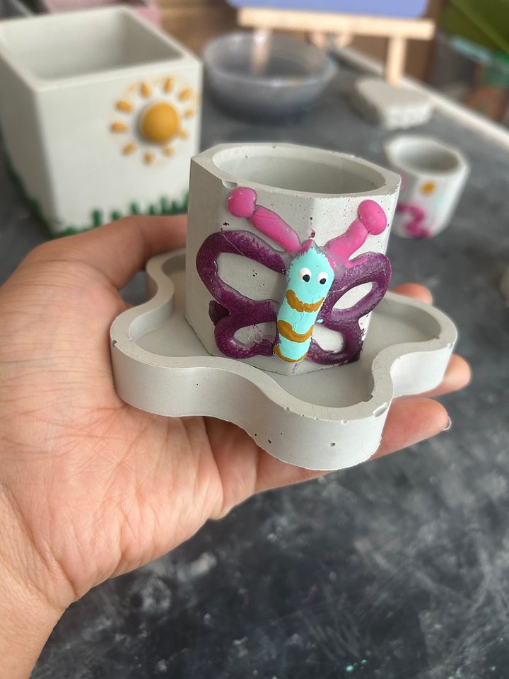 3D colorful insect mini plant pots with drainage trays product image (2)