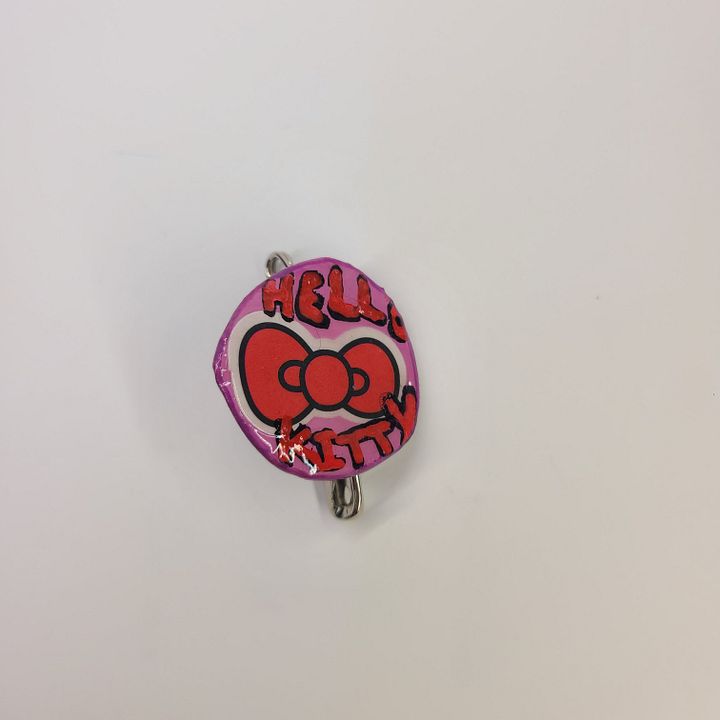 Hello Kitty Bow bottle cap pin product image (2)