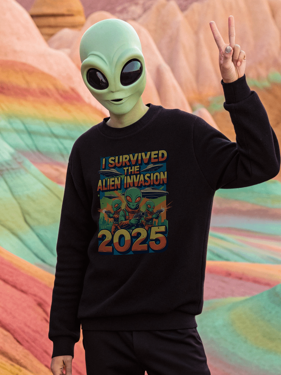I Survived the Alien Invasion Retro Sweatshirt product image (2)