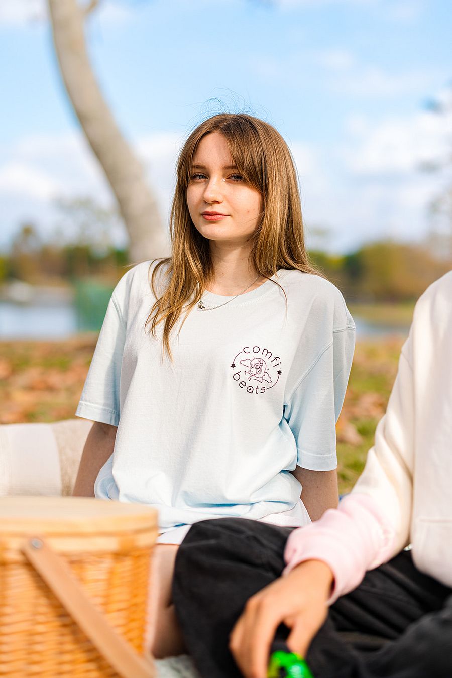 comfi beats shirt (sky) product image (3)