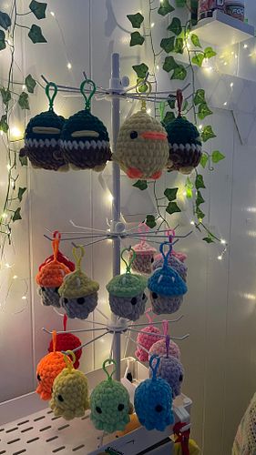 It’s Christmas time! And I’ve got you covered!🥰 my shop is full of adorable plushies & hats perfect to gift to someone specia...