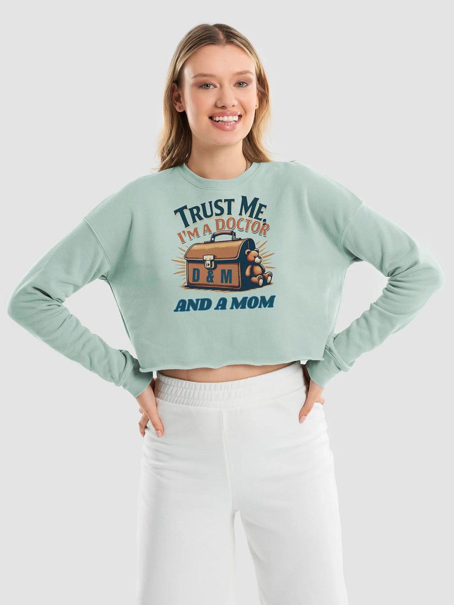 Doctor Mom Illustrated Crop Sweatshirt product image (26)