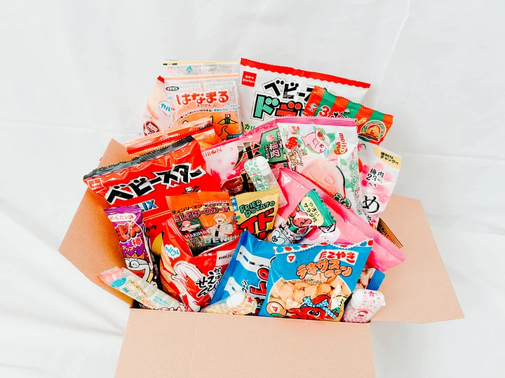 best japanese snacks box product image (1)