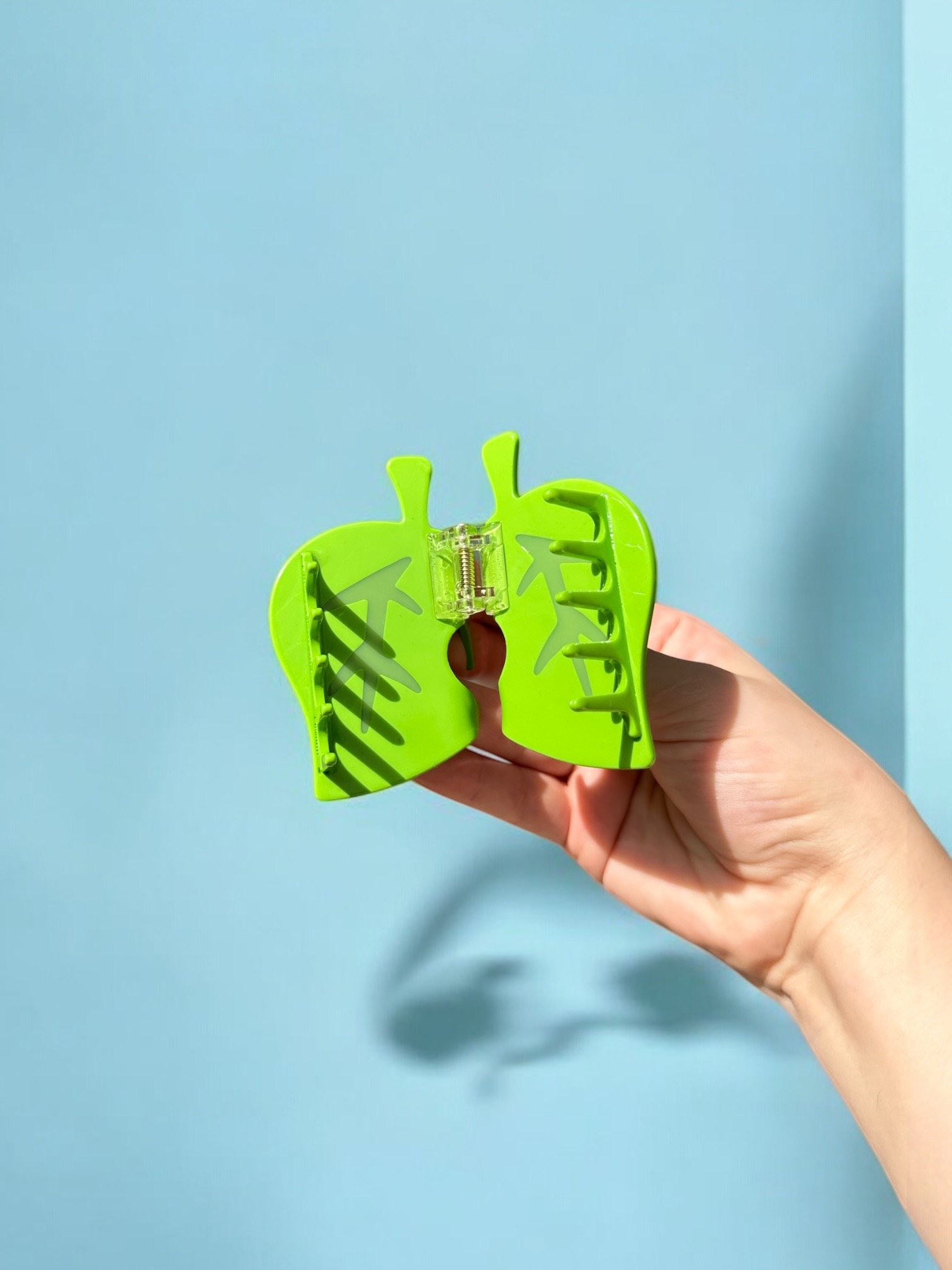 AC LEAF HAIR CLAW product image (2)