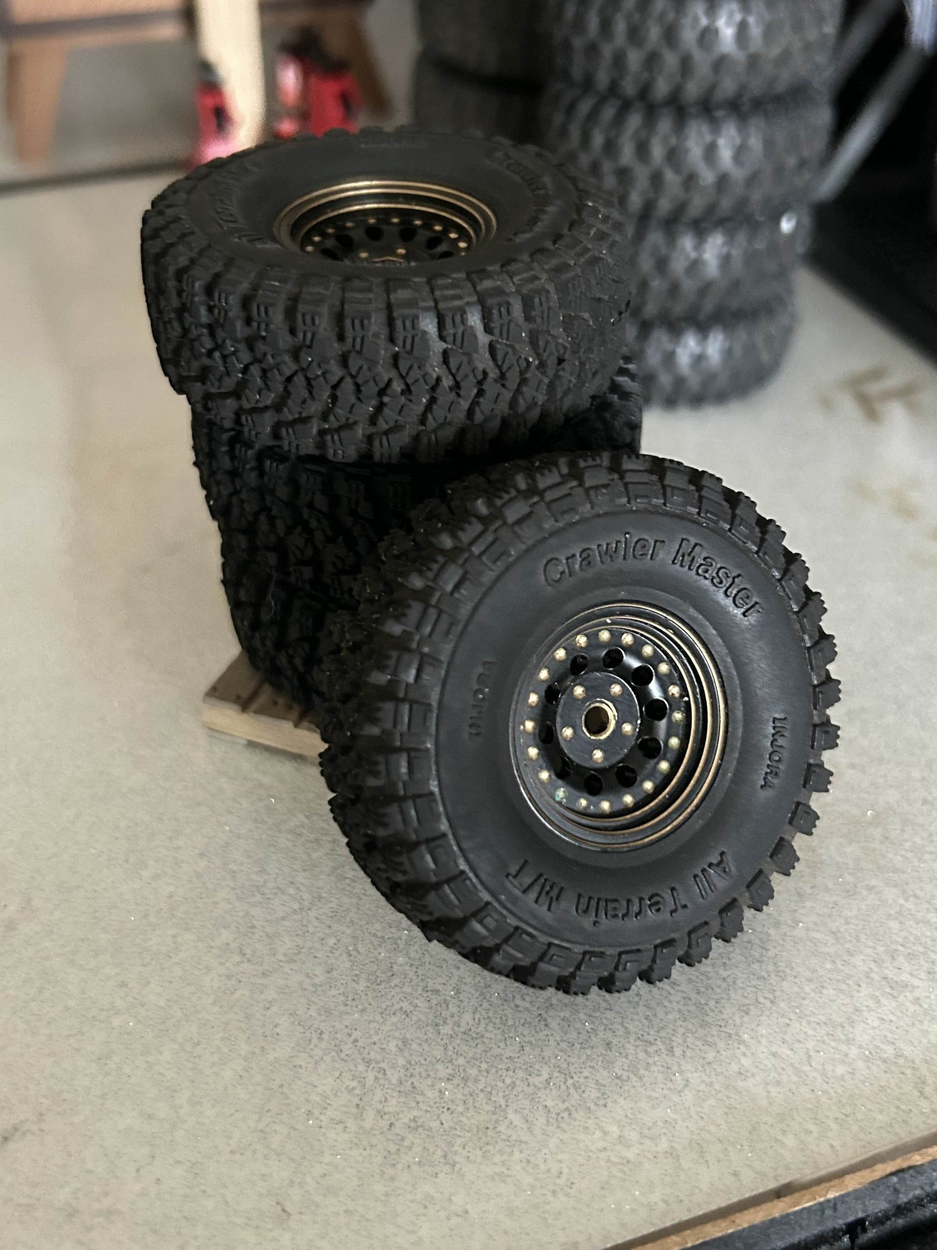 Brass wheels / injora tires product image (1)