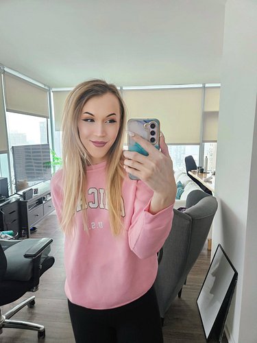 Workout Day 1290: Almost to 1300! Starting to feel a bit better so I did some abs and a tiny bit of yoga today. 🥰