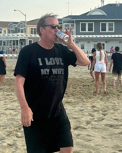 Bad Larry spotted in his natural habitat 😂