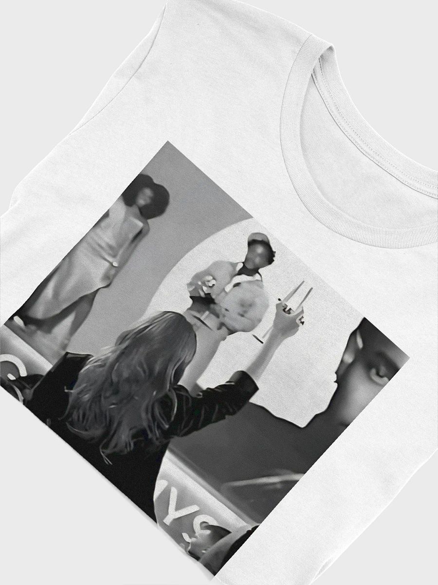Taylor Celebrates Kendrick Lamar’s Grammy Win Photo Shirt product image (2)