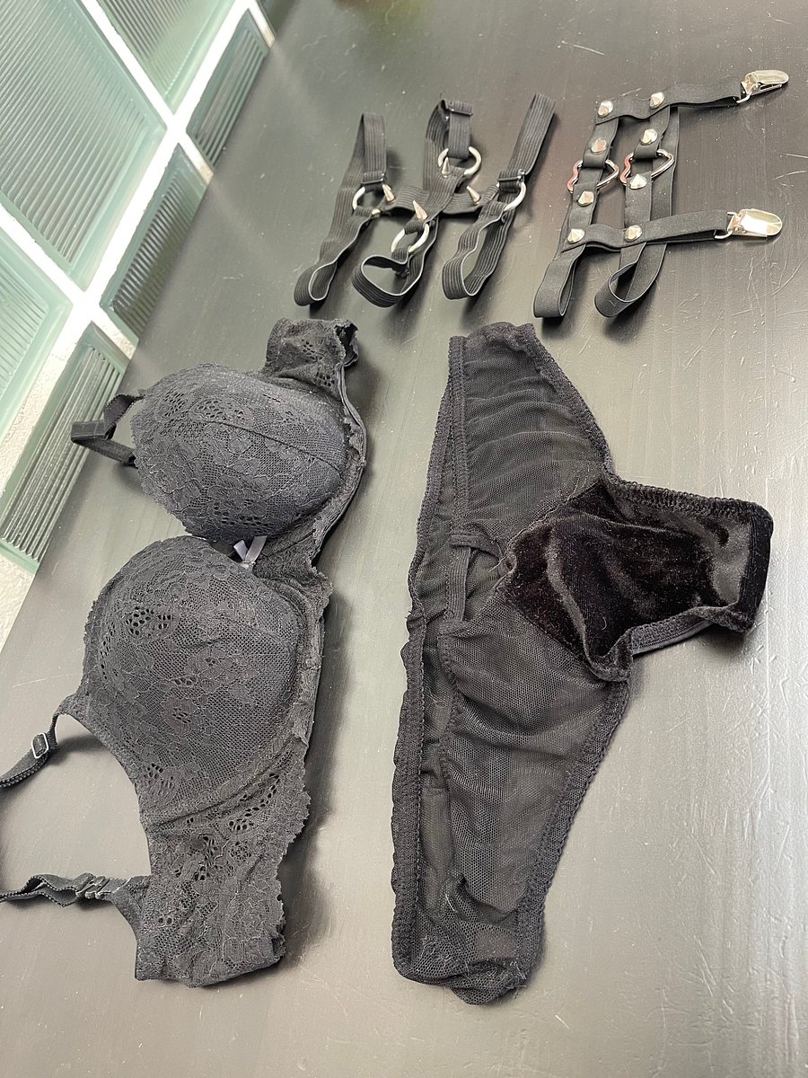 Victoria’s Secret Velvet and Lace Bra + Panty Set w bonus leg garters product image (1)