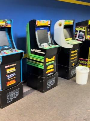 THAT’S #rad !! A little mini #PalaceArcade right here at the #WonderlandoftheAmerica Mall in #sanantonio  #thingstodoinsanantionio  Everything’s on free play, come and hang out with us!