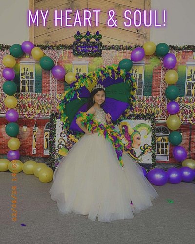 My sweet little Mardi Gras Queen!💚💜💛⚜️