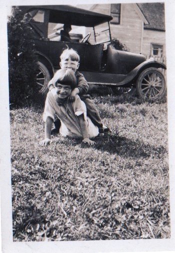 Jenny, Clyde, and Kathryn (2015) on canvas (24" x 36") product image (2)