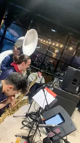 rushin heads with @luke_chak and @headrushbrassband at @seasonalmarkets