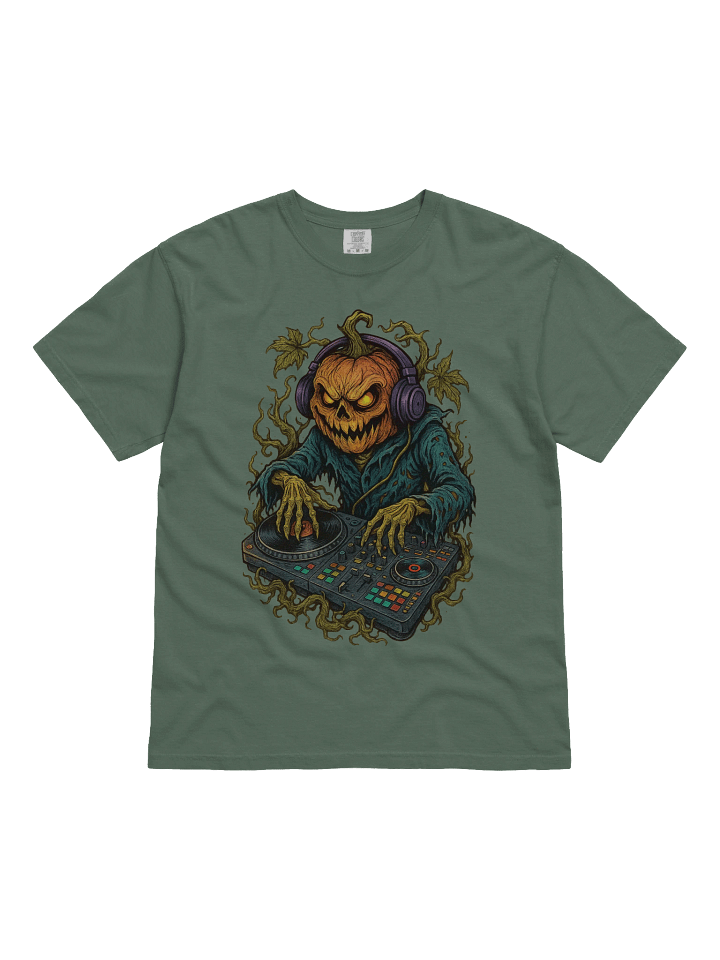 Theatrically Jerry: "DJ Jack-O-Lantern Spins Halloween Beats" T-Shirt product image (2)