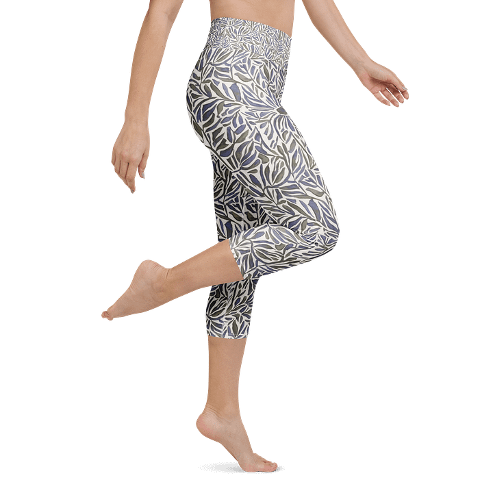 Leaves Garden Capri Leggings product image (1)