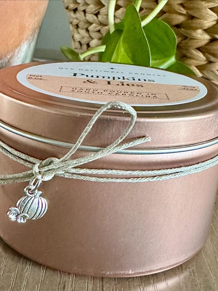 🎃 Pumpkins & Lies Cozy Candle product image (2)