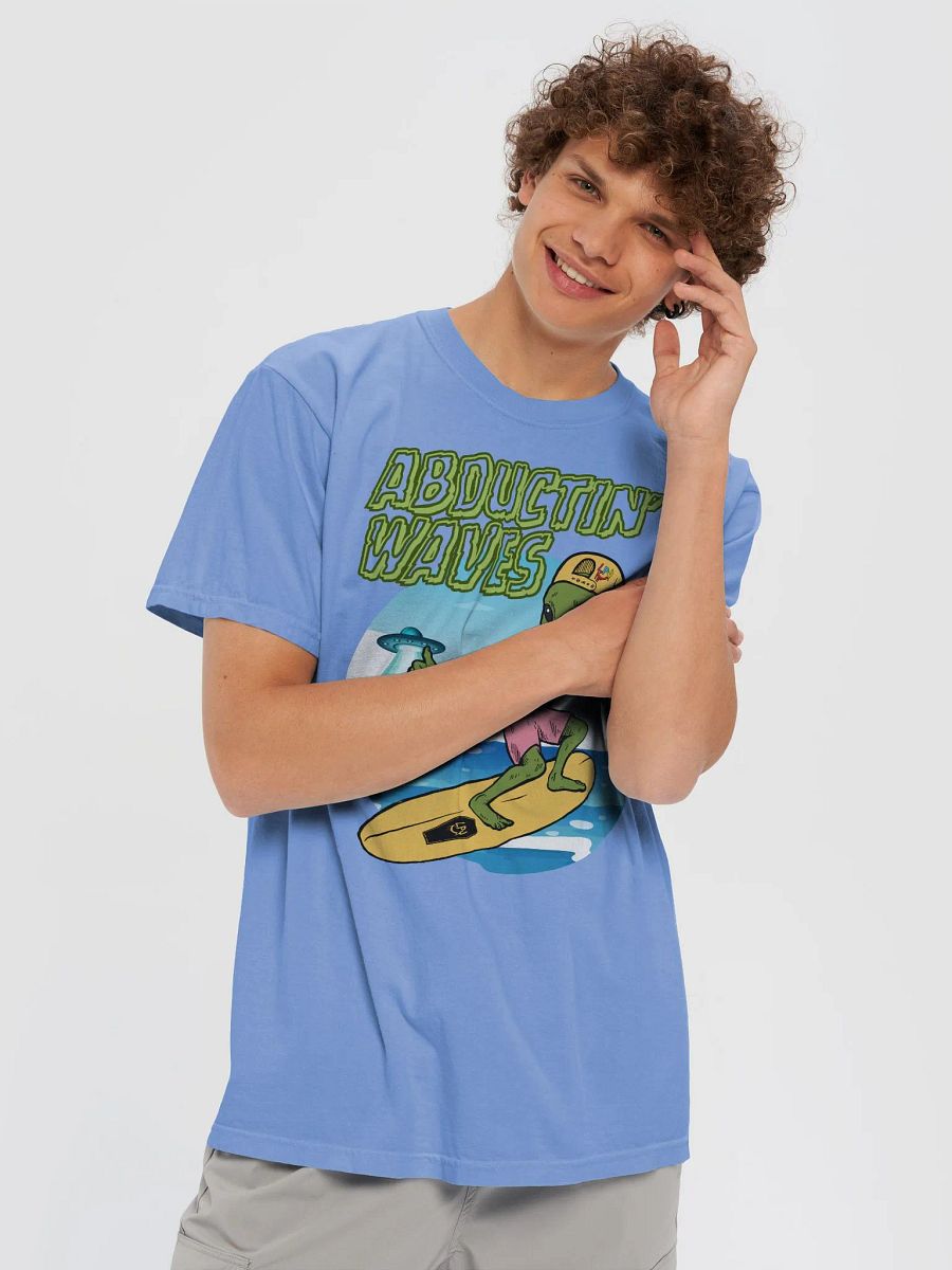 Abductin' Waves Print Tee product image (5)