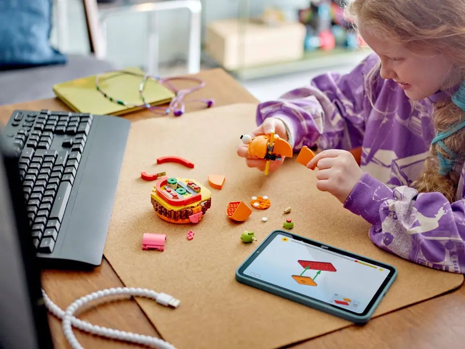 LEGO Fortnite Durrr Burger product image (8)