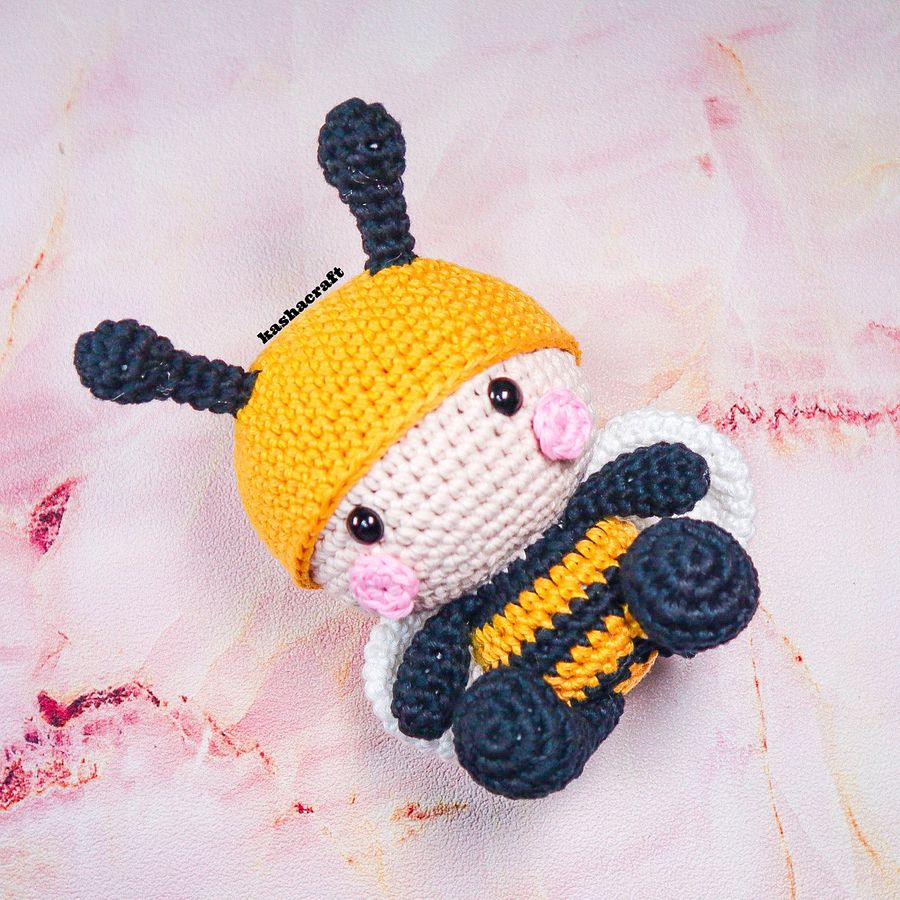 Bob The Bee Amigurumi Crochet Doll Written Pattern Instruction product image (1)