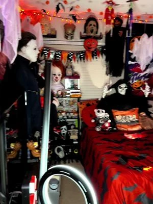 Would you sleep in here ? 🔥😱🎃👻🐺 #Horror #horrortok #thunderwolf #halloween #costume#halloweendecor #masks #october #august #roomtour #trending #viral #explore #foryou #fypシ゚viral #tiktok #spooky #michaelmyers #saw #jasonvoohrees #chucky #clown #tiktok 