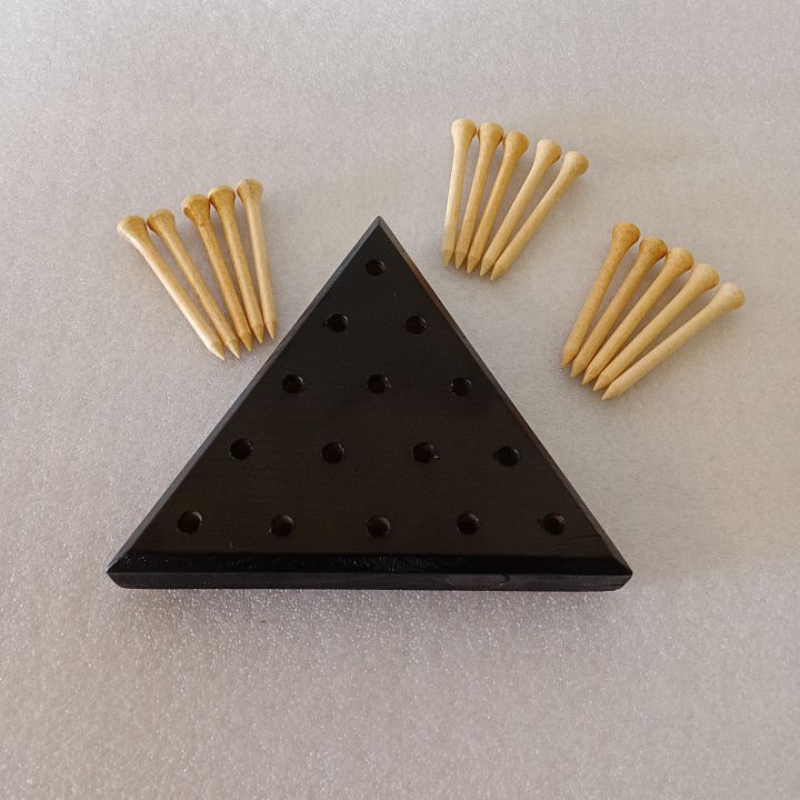 Triangle Peg Game with BLACK Base product image (1)