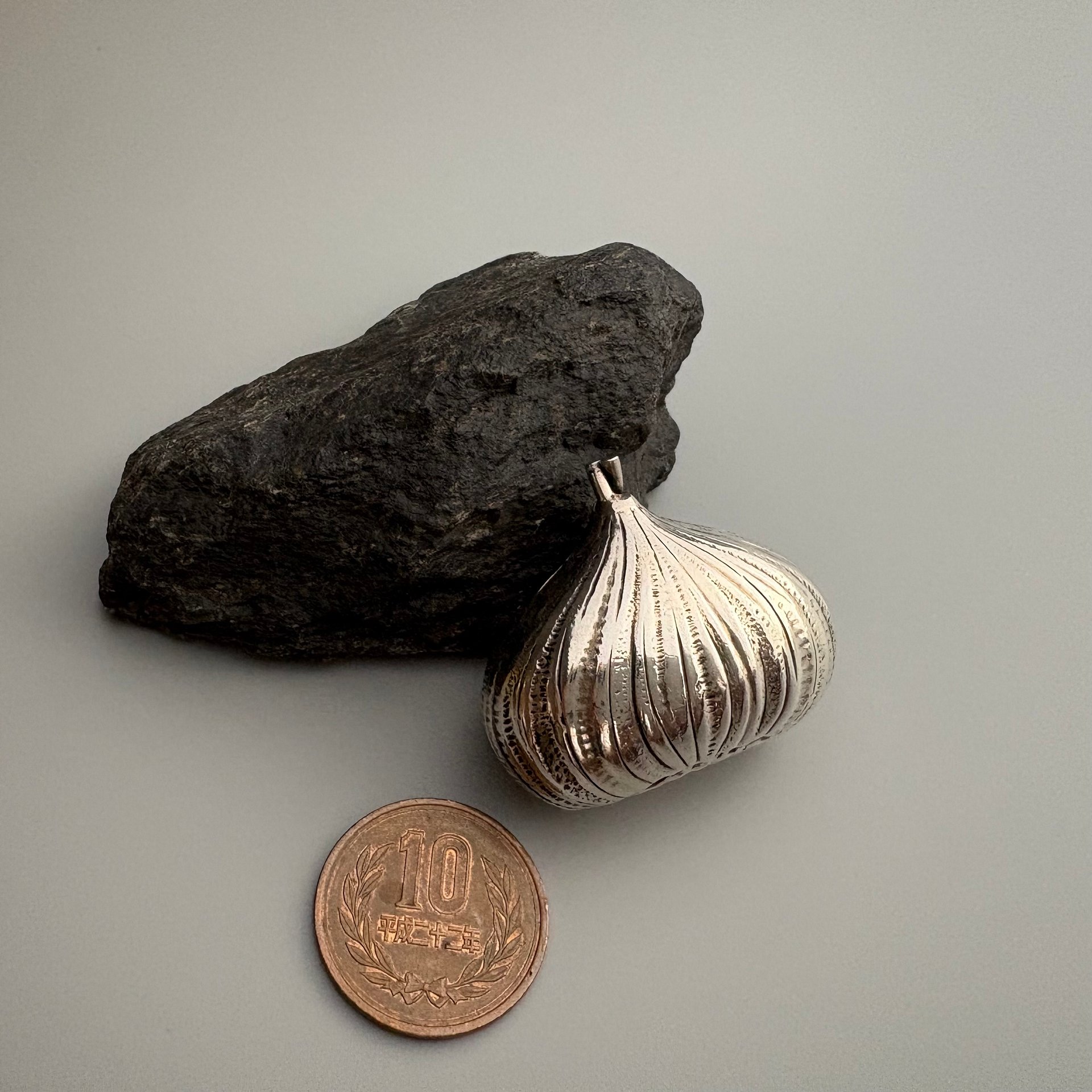 イタリア800純銀 毛栗の形をした小箱 シルバー製栗型小物入れ product image (6)