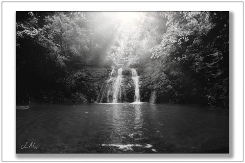 Waterfall from a trip to Costa Rica from a couple of years ago.
Www.jasonmosleyphotography.com 

#sunlight #jasonmosleyphotog...