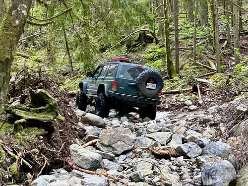 Juicy Burger! ———🇧🇷🇨🇦———
.
.
.
.
.
#jeep #jeepwrangler #4x4 #jlu #offroader #overland #overlanding #adventure #brasileirosemv...