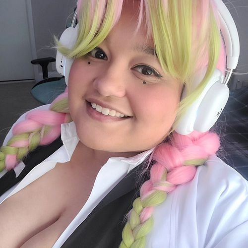 Another successful cosplay on stream! Today, I was Mitsuri Kanroji, a hashira from Demon Slayer! This was a long-awaited cosp...