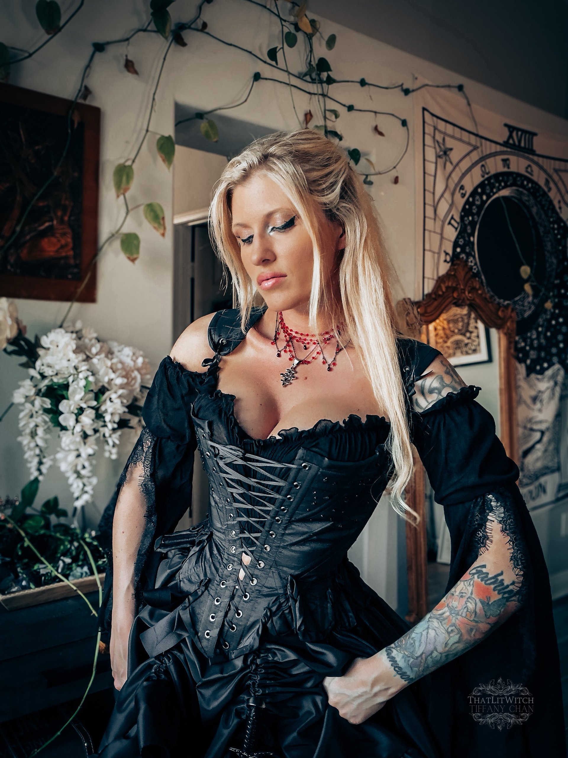 18th-Century Inspired Double-Laced Taffeta Stays product image (3)