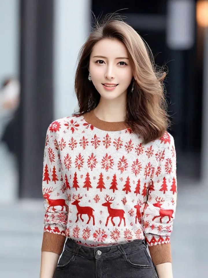 Festive Reindeer Christmas Sweater – Cozy Knitwear for Holiday Cheer product image (2)