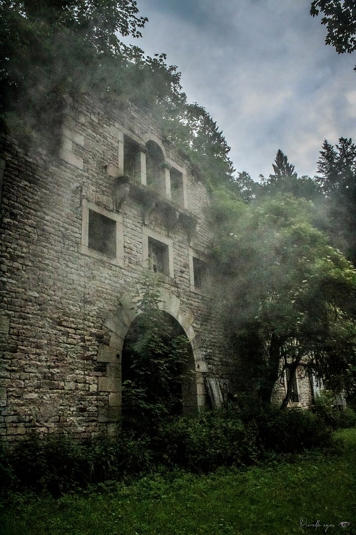 Fine Art Prestige – The Forgotten Stables of the Templar Castle product image (1)