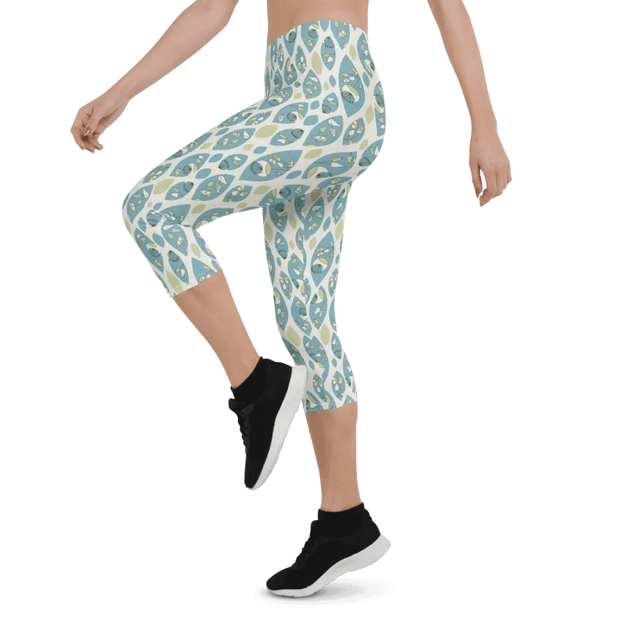 Chilly Summer | Capri Leggings product image (5)
