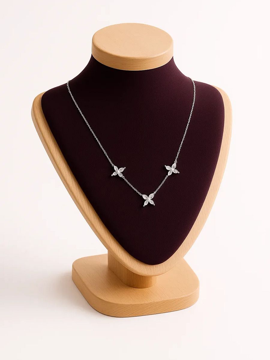 The Elira Necklace product image (3)