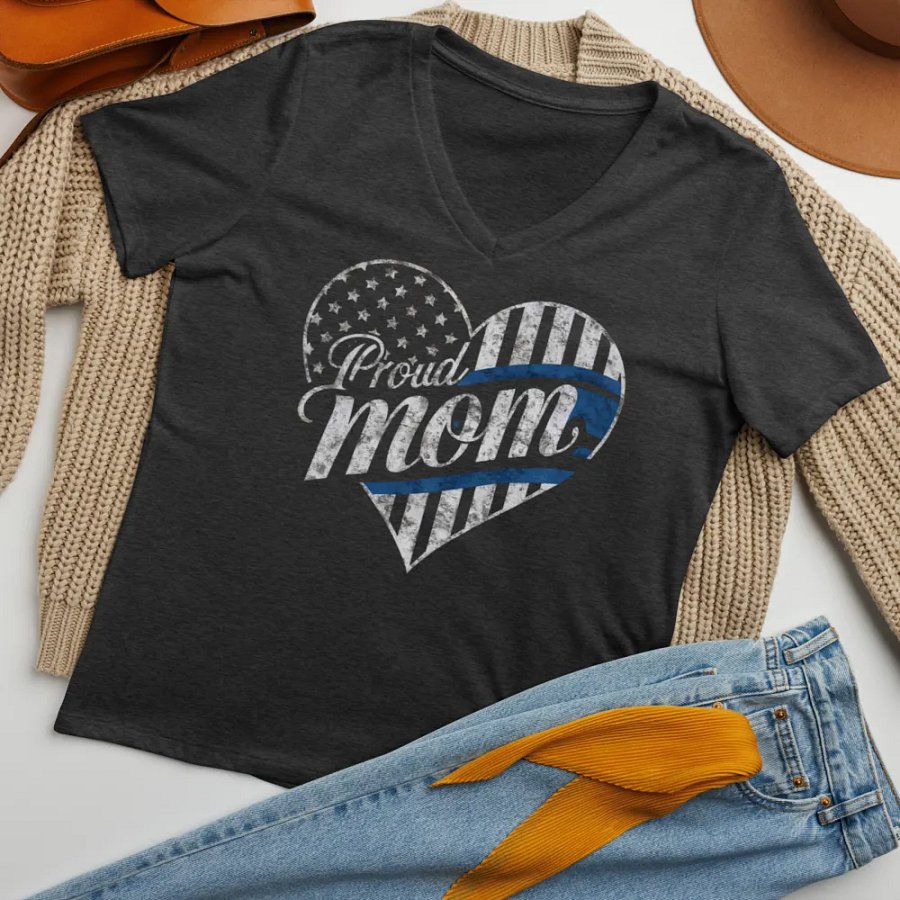 Tech Heart Connection Women's V-Neck Tee product image (33)