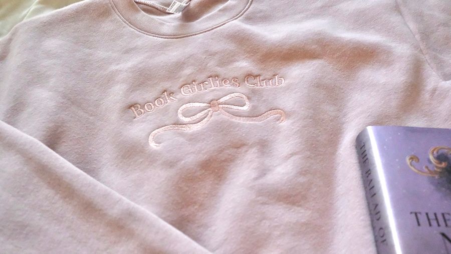 Book Girlies Club Sweatshirt product image (10)