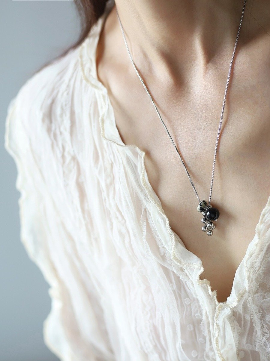 Tassel Grape Necklace | 18K Gold Plated. product image (4)