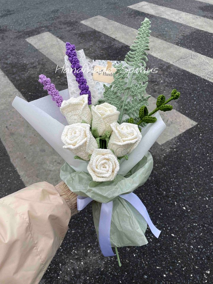 Snow Filled Flower Sea Crochet Knit Bouquet product image (1)