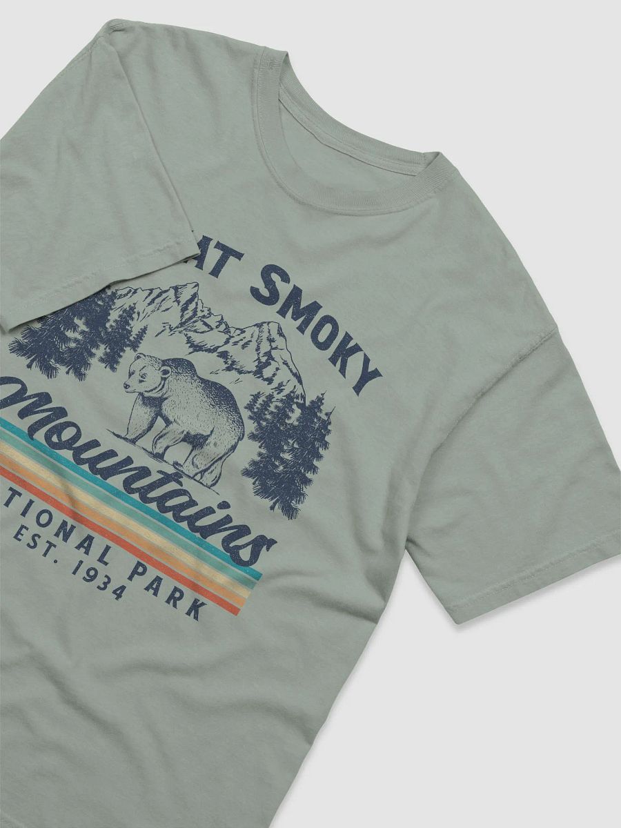 Black Bear in Great Smoky Mountains National Park Tee | Retro-Style Western T-Shirt for Travel and Road Trips product image (3)