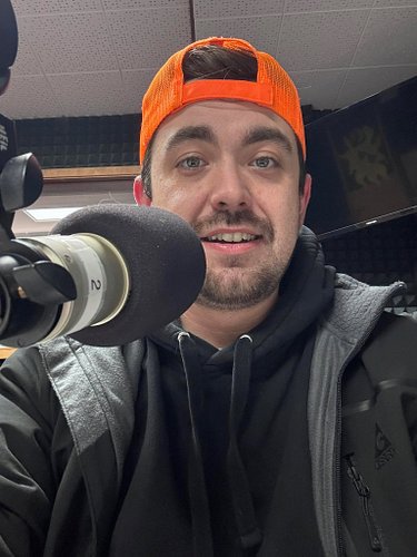 Exhausted but ill be having 2 radio appearances for tomorrow morning and Monday morning on Sunny 102.1 🙂

Come see me Sunday ...