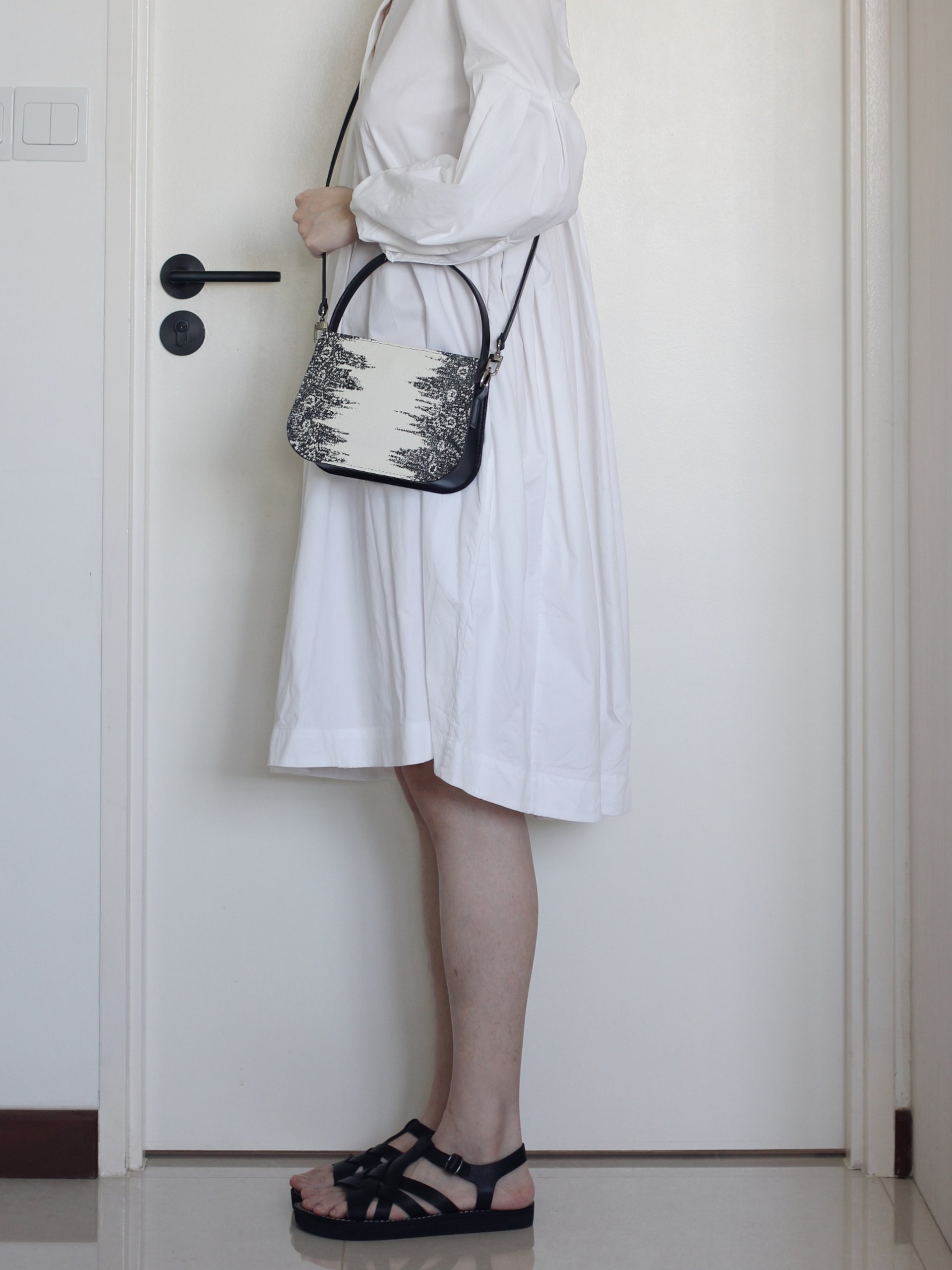 Lizard-embossed Leather two-way Bag with hand-carried strap product image (8)