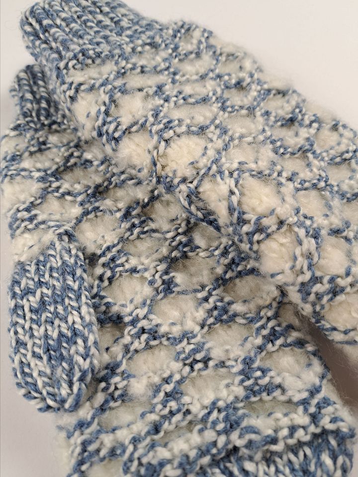 Hand Made Newfie Mittens - Large - Honeycomb Pattern product image (2)